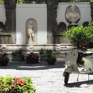 Piazza Bellini & Otel