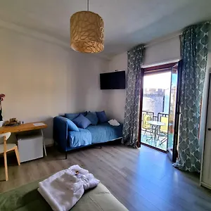Nocleg ze śniadaniem Happy In, Neapol