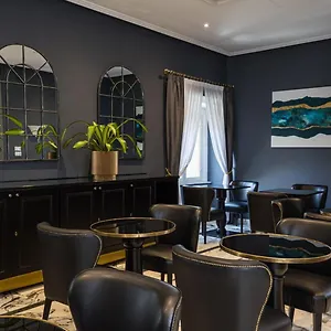 Boutique Metro 900 Hotel