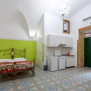 Apartament Nacity, Neapol
