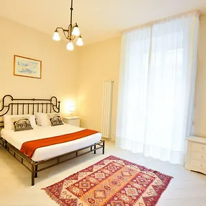 Domus Borbonica Bed and breakfast